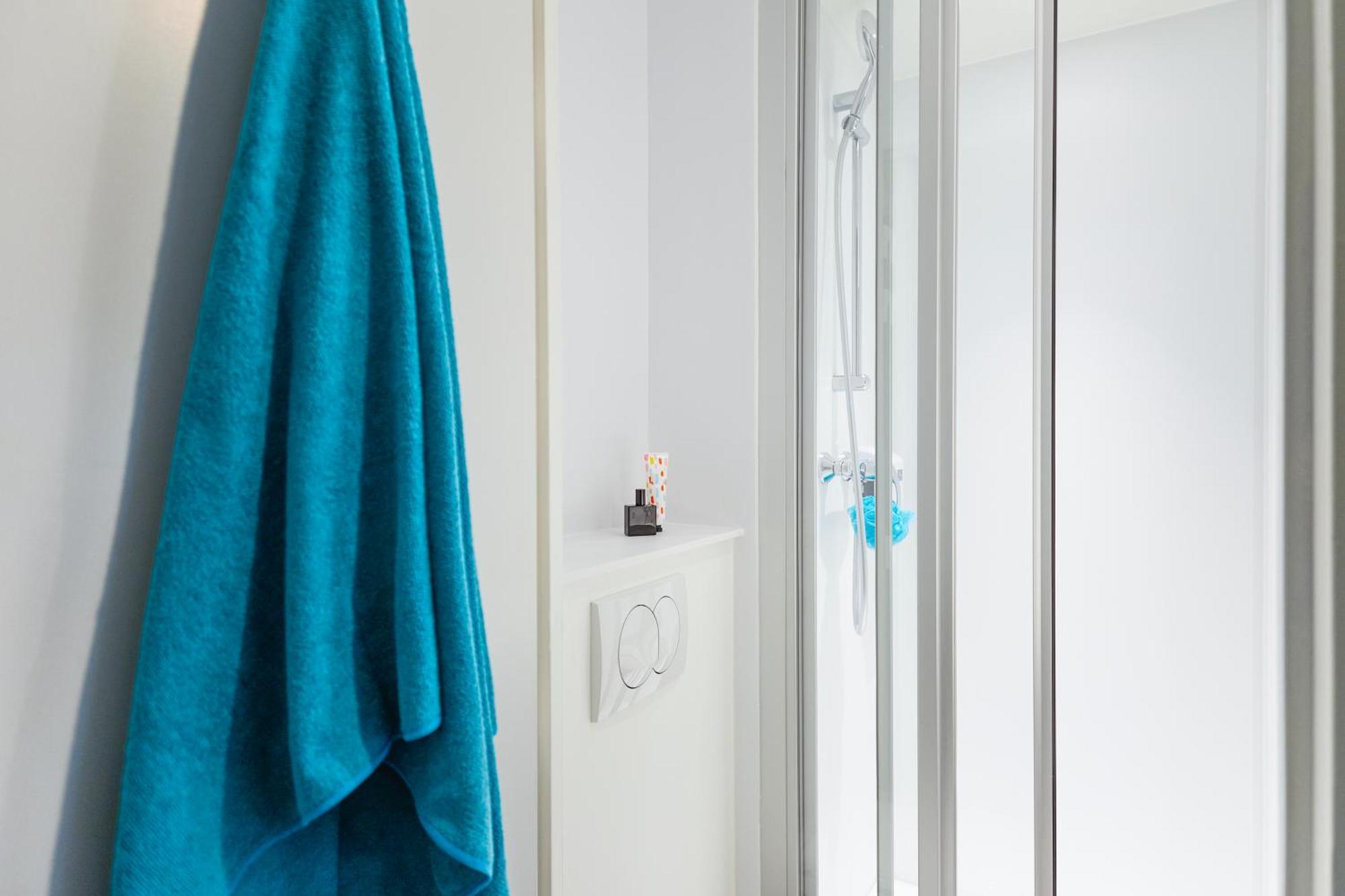 Hotelf1 Chilly Mazarin Les Champarts Bagian luar foto